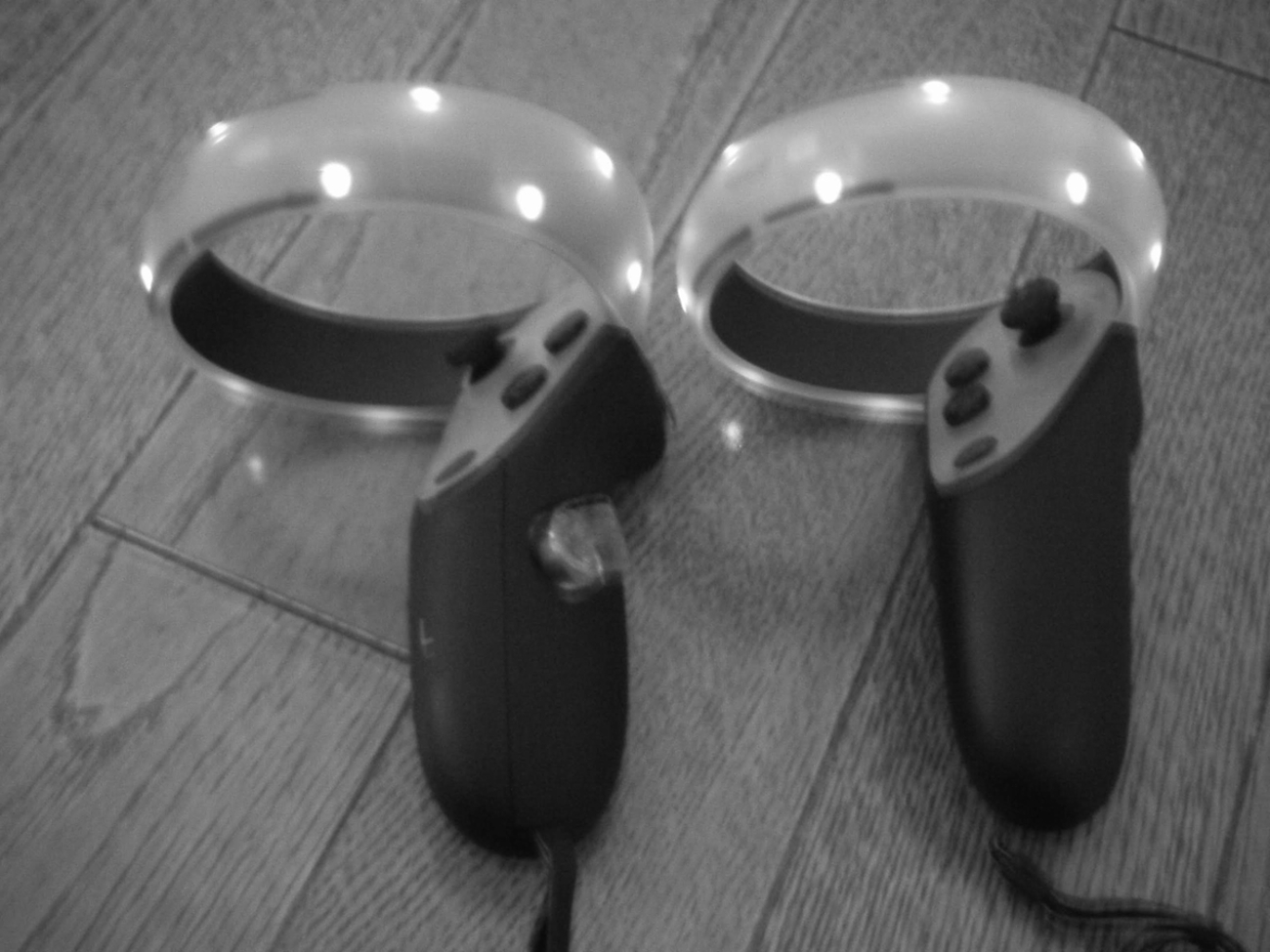 Oculus Questのコントローラの仕組みを赤外線で観察する - xckb的雑記帳