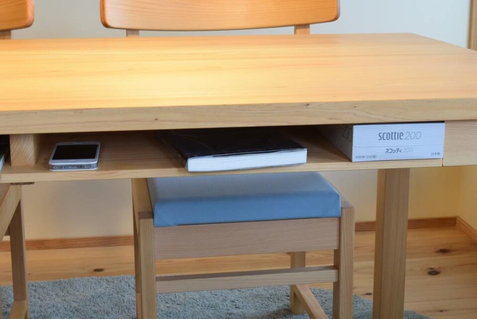 国産ヒノキ 棚付きダイニングテーブルW180 | iichi 日々の暮らしを