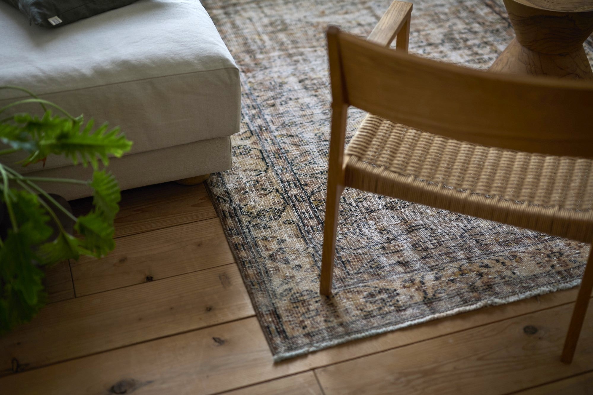 vintage-rug_1_d6d87aa3-64b4-