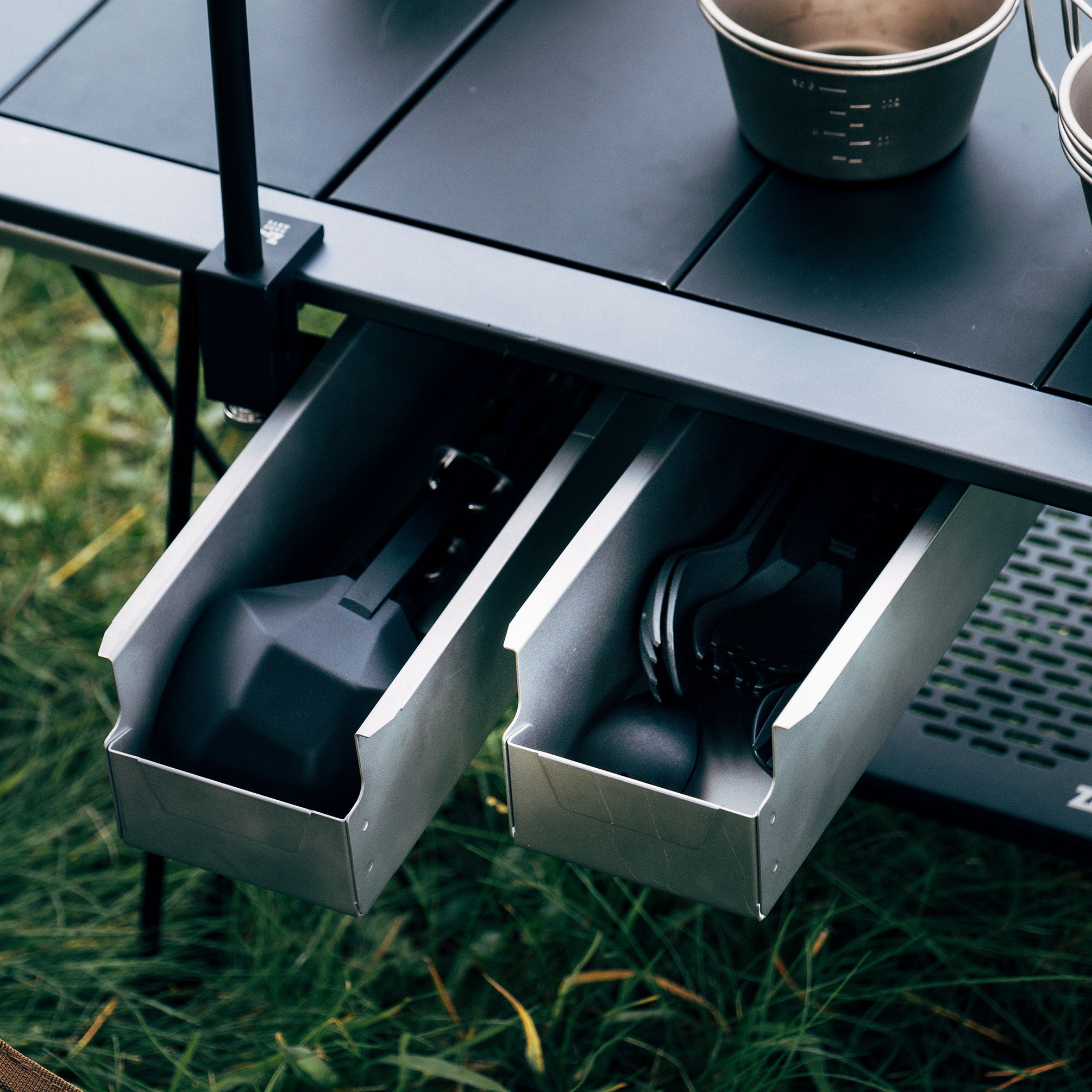 TOAD TABLE SLIDE BOX | PRODUCTS | ZANE ARTS