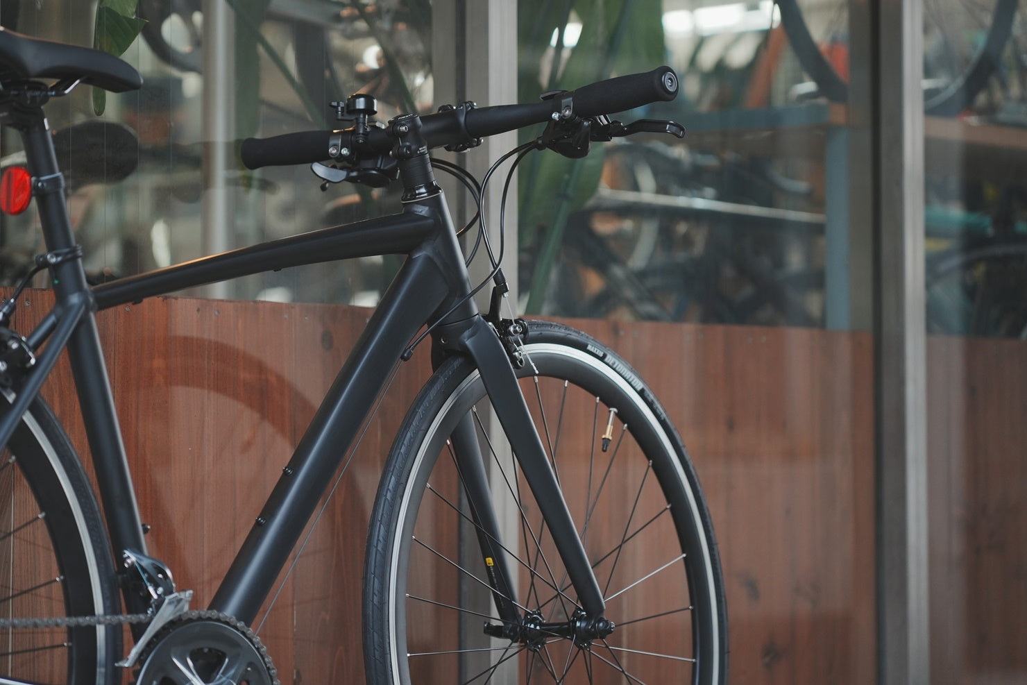 SALE】クロスでは物足りない人へ。ロード由来の速さを楽しめる「NESTO