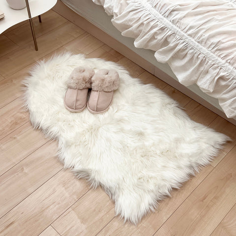 ウールライクムートンラグ – Little Rooms