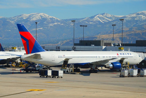 ボーイング 767: デルタの精神 – MotoArt PlaneTags