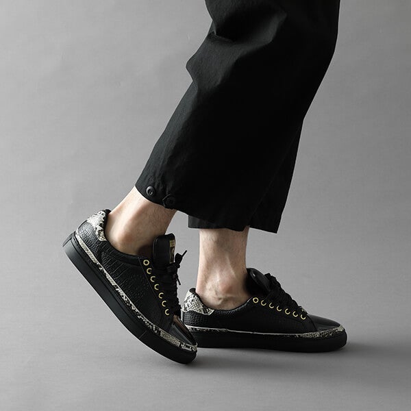 真島吾朗 モデル スニーカー 龍が如く 龍が如く | SuperGroupies