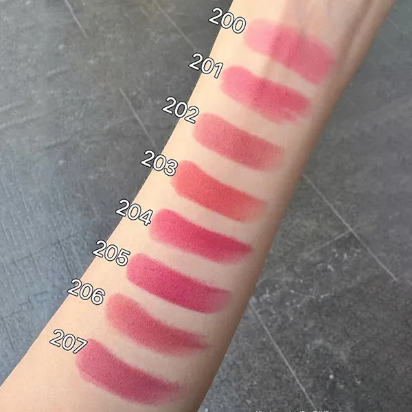 Son Louis Vuitton LV Rouge - Rouge À Lèvres Satin 205 - Rose