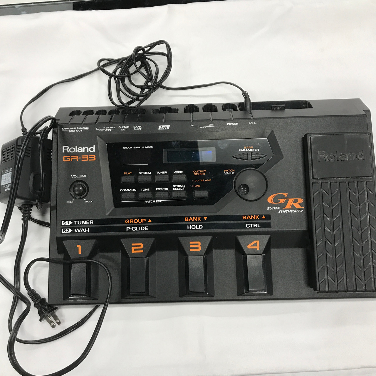 Used Roland GR-33 GUITAR SYNTHESIZER Floorboard Amp Modeling + FX