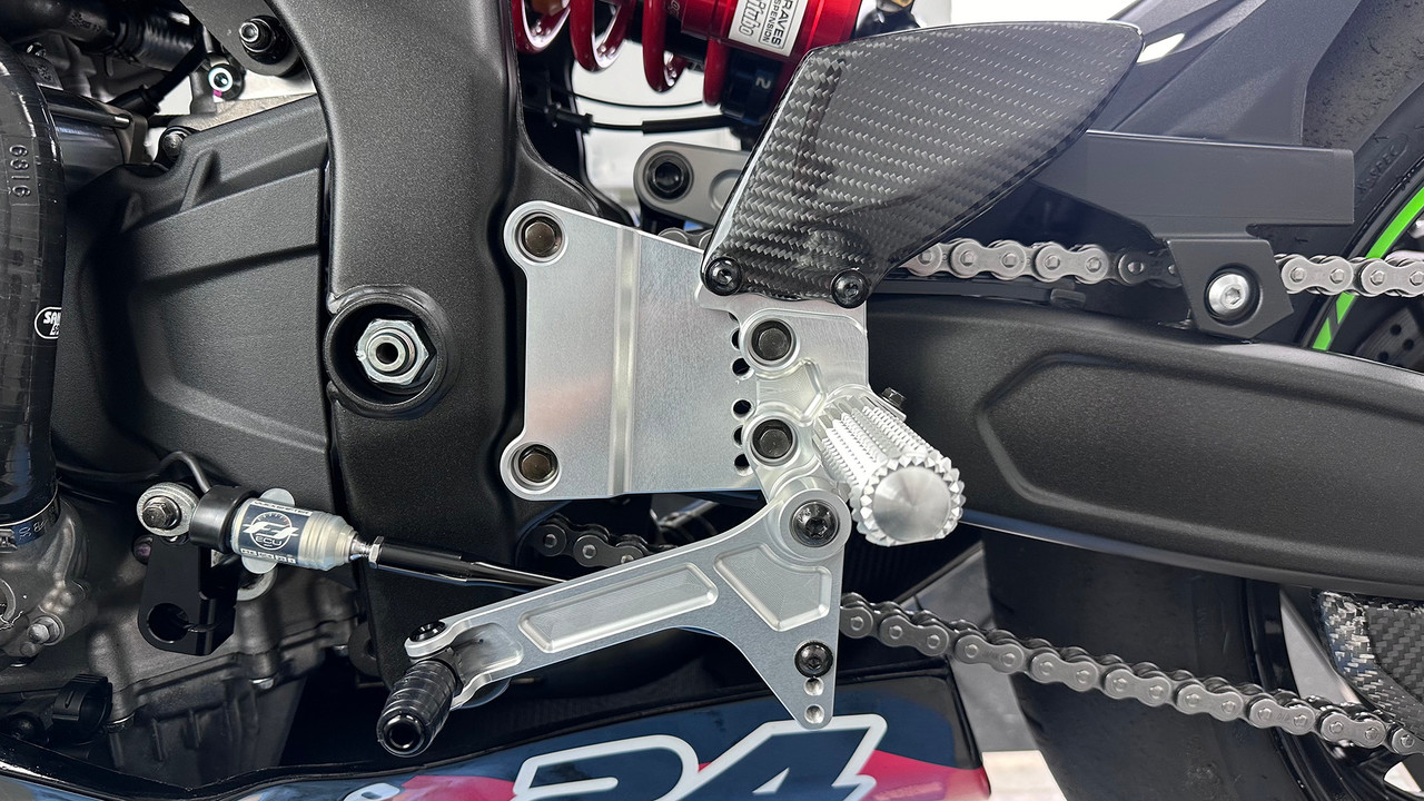 Kawasaki ZX-4RR / ZX-4R Adjustable Rearsets - Silver