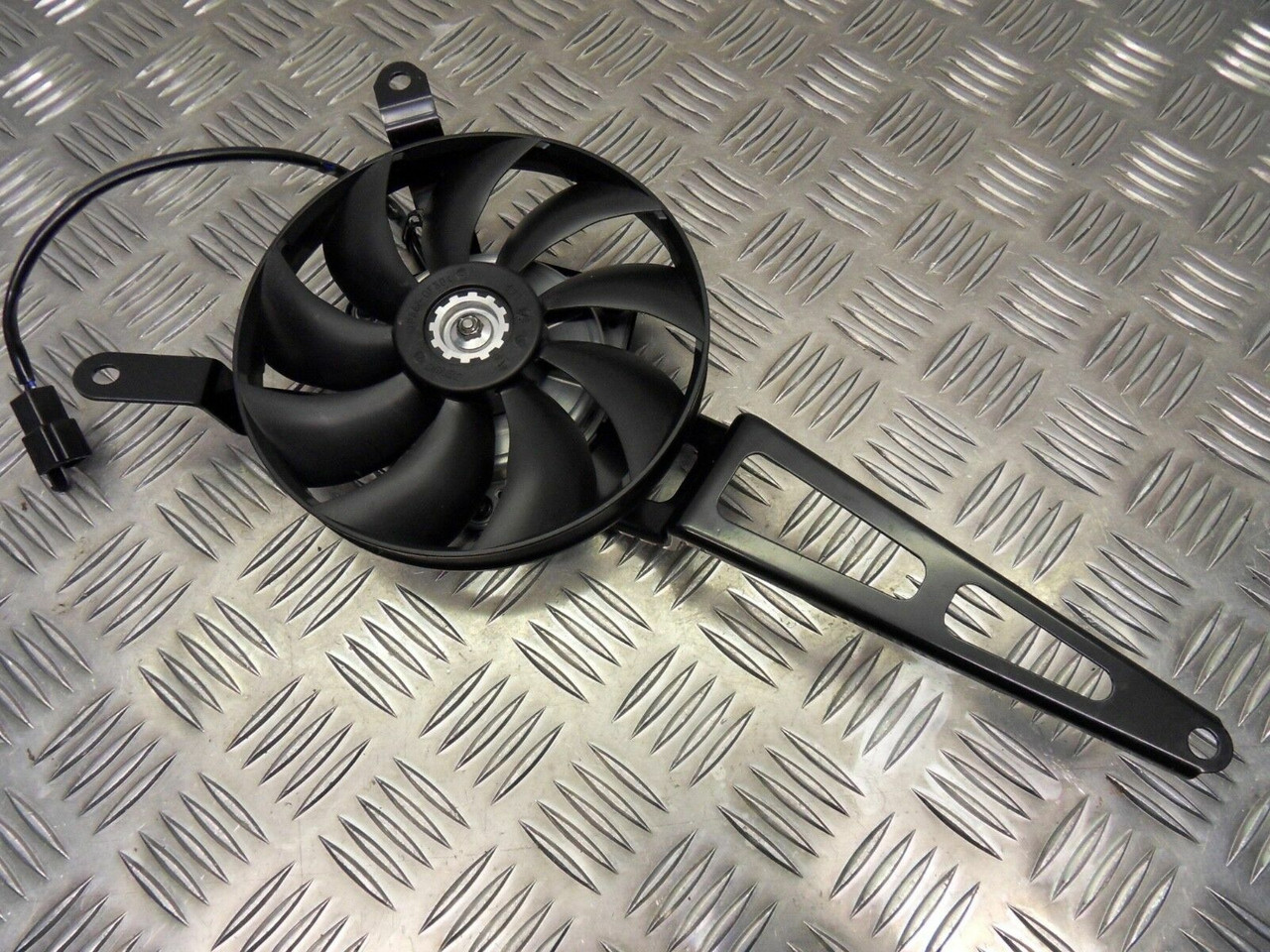 2011-2015 Kawasaki ZX10R Ninja DENSO Radiator Fan Unit NEW 065000