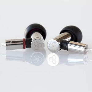 高音質有線イヤホン final E5000 MMCX シルバーコートケーブル付属