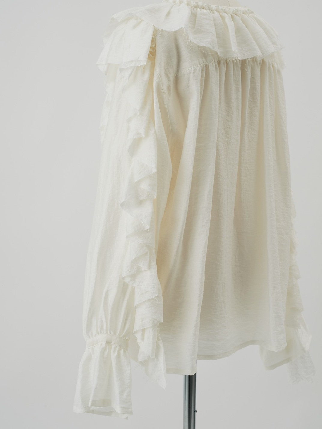 ボリュームフリルブラウス Alan｜Cygne(シーニュ) 公式サイト