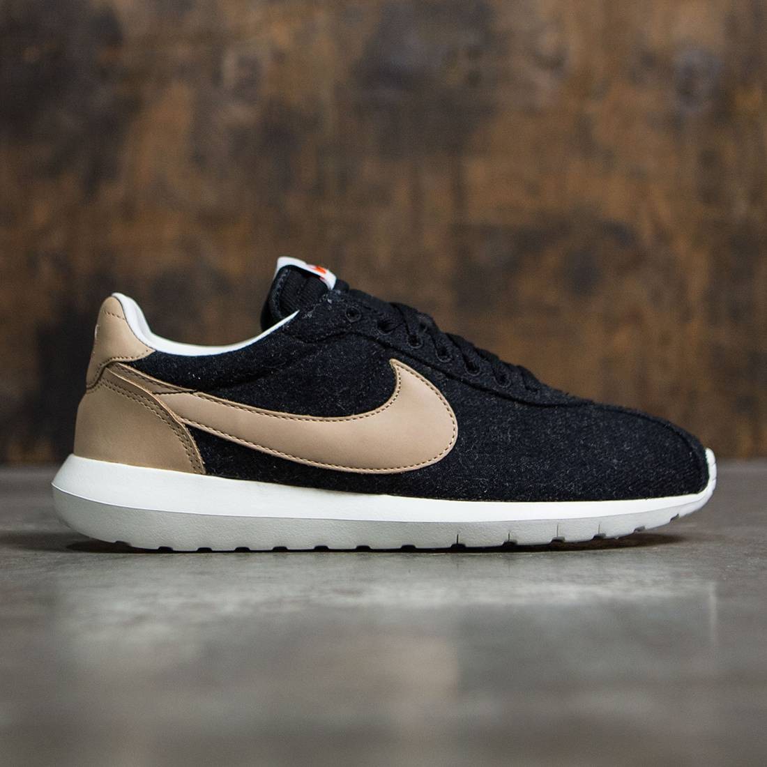 Nike Men Roshe Ld-1000 (black / vachetta tan-sail-safety orange)