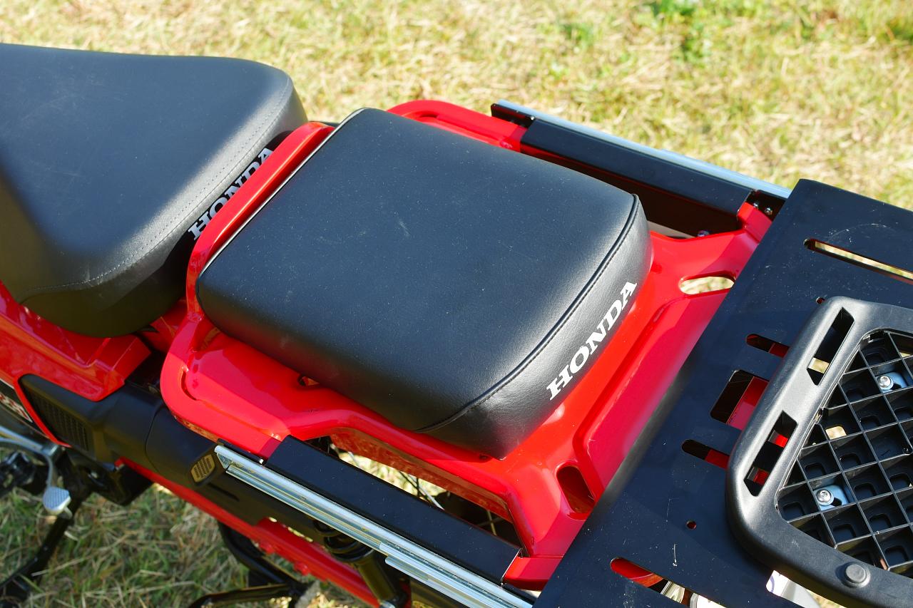 イトーKTのCT125用スライドキャリアスリムでハンターカブの積載能力を