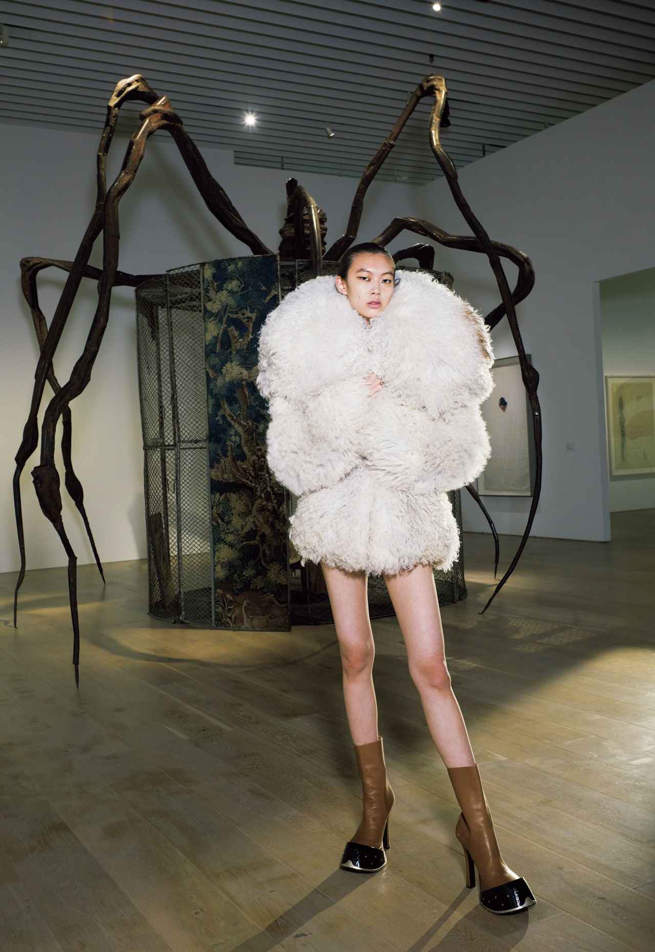 感情を映し出す造形 ルイーズ・ブルジョワの 唯一無二の世界と“包ま