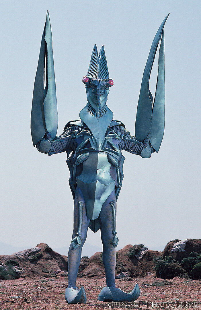 12月5日 バルタン星人を追って青い目をしたウルトラマンパワードが