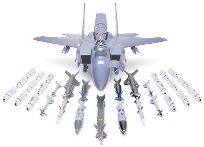 1/32 SCALE BOEING F-15E STRIKE EAGLE W/BUNKER BUSTER | TAMIYA