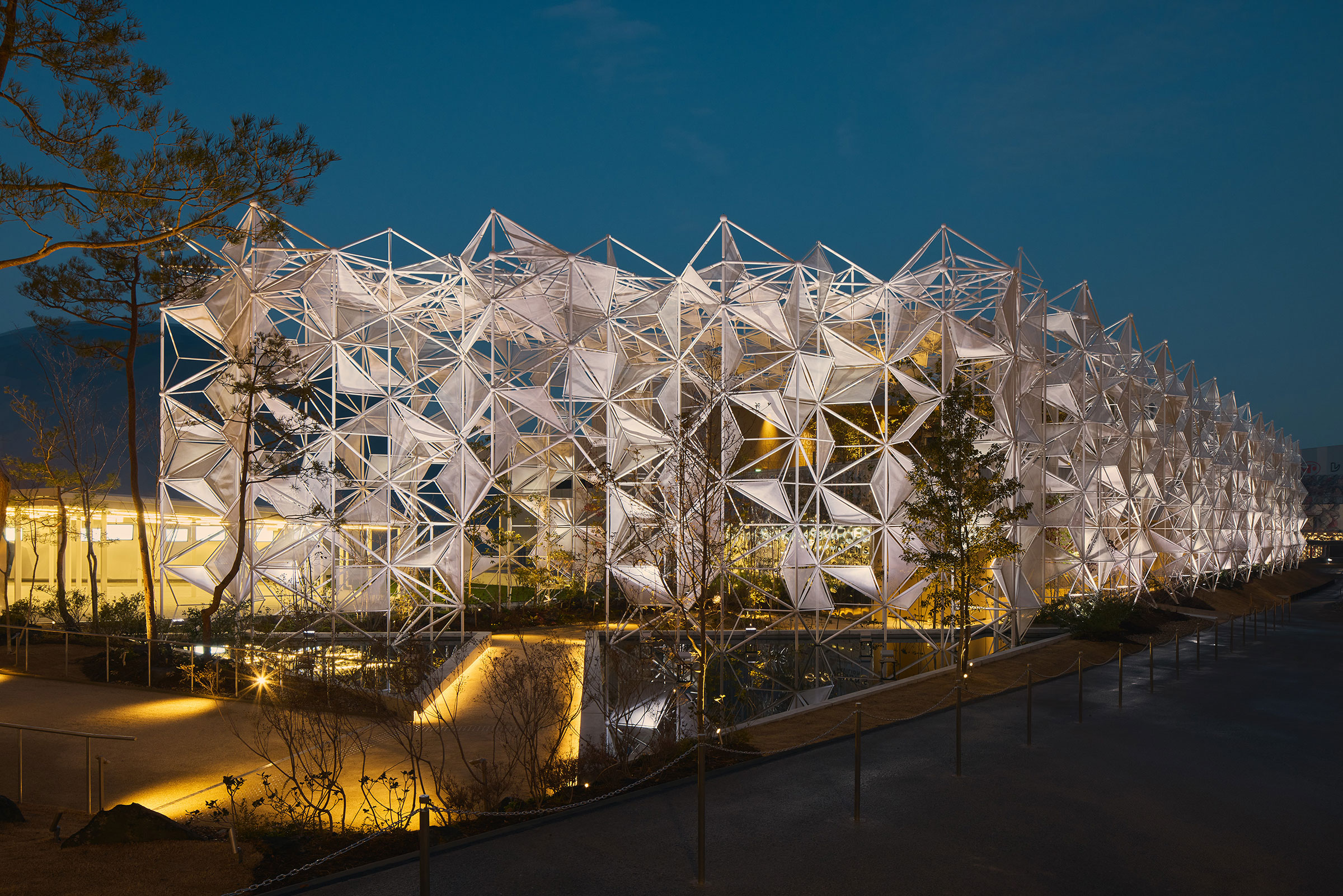 永山祐子建築設計による、大阪・関西万博の「ウーマンズ パビリオン in