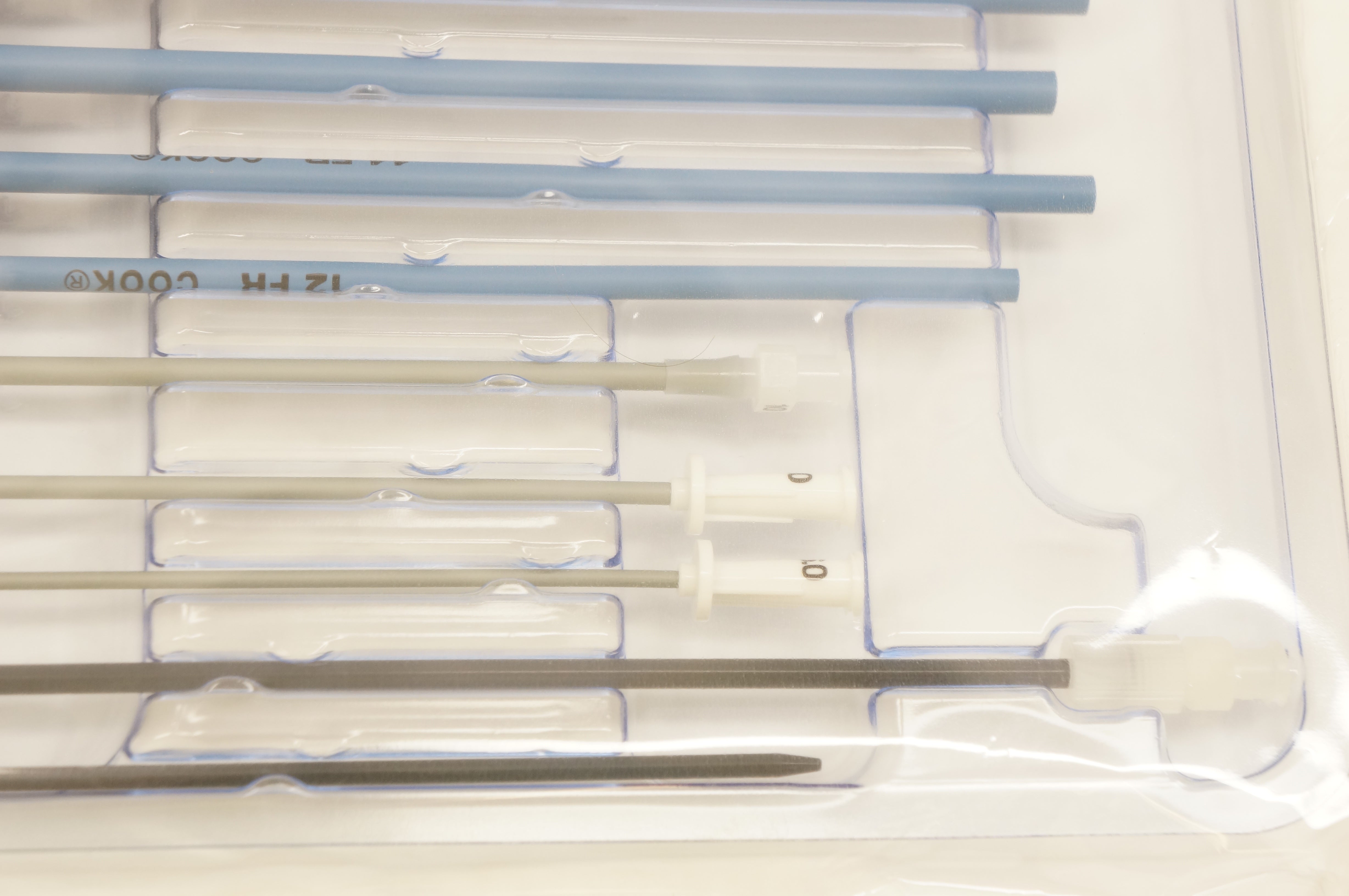 Cook Medical G14292 Amplatz Renal Dilator Set 8.0Fr. (x)