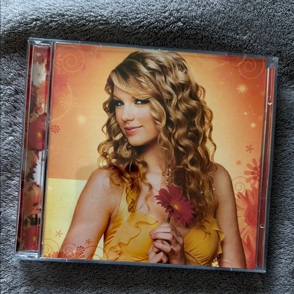 Taylor Swift | Media | Read Taylor Swift Beautiful Eyes Cd Dvd Set