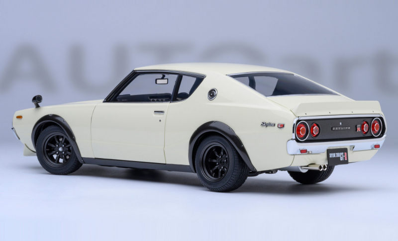 AUTOart Nissan Skyline 2000 GT-R (KPGC110) T.V. - White
