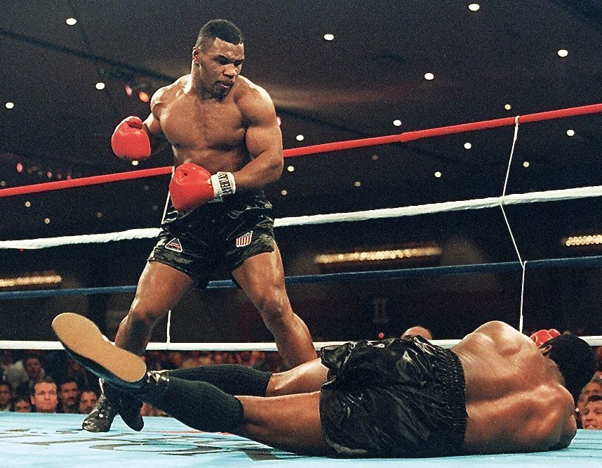 戦慄のKO劇でついにタイトル獲得！史上最年少世界ヘビー級