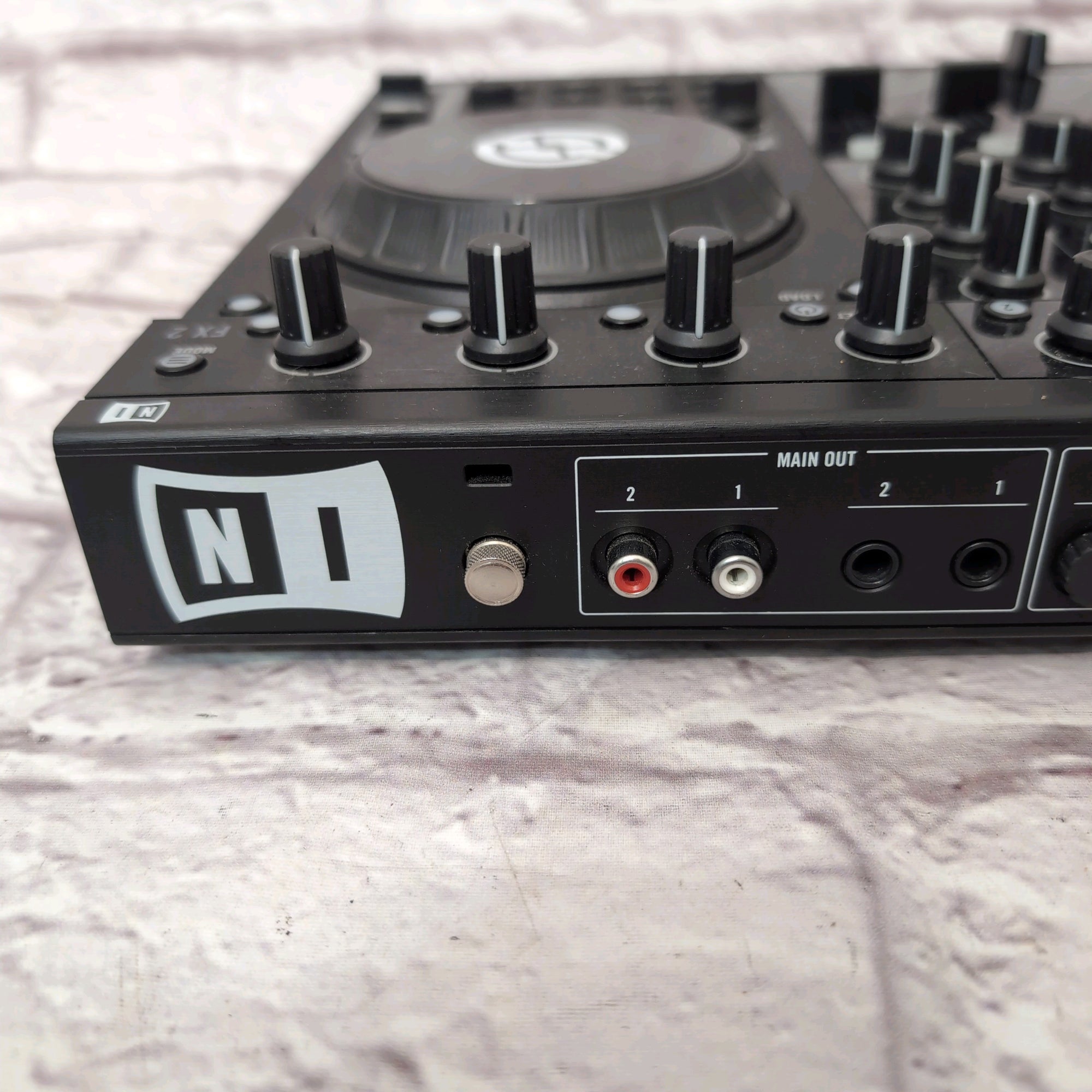Native Instruments Traktor Kontrol S4 MK1 - Evolution Music