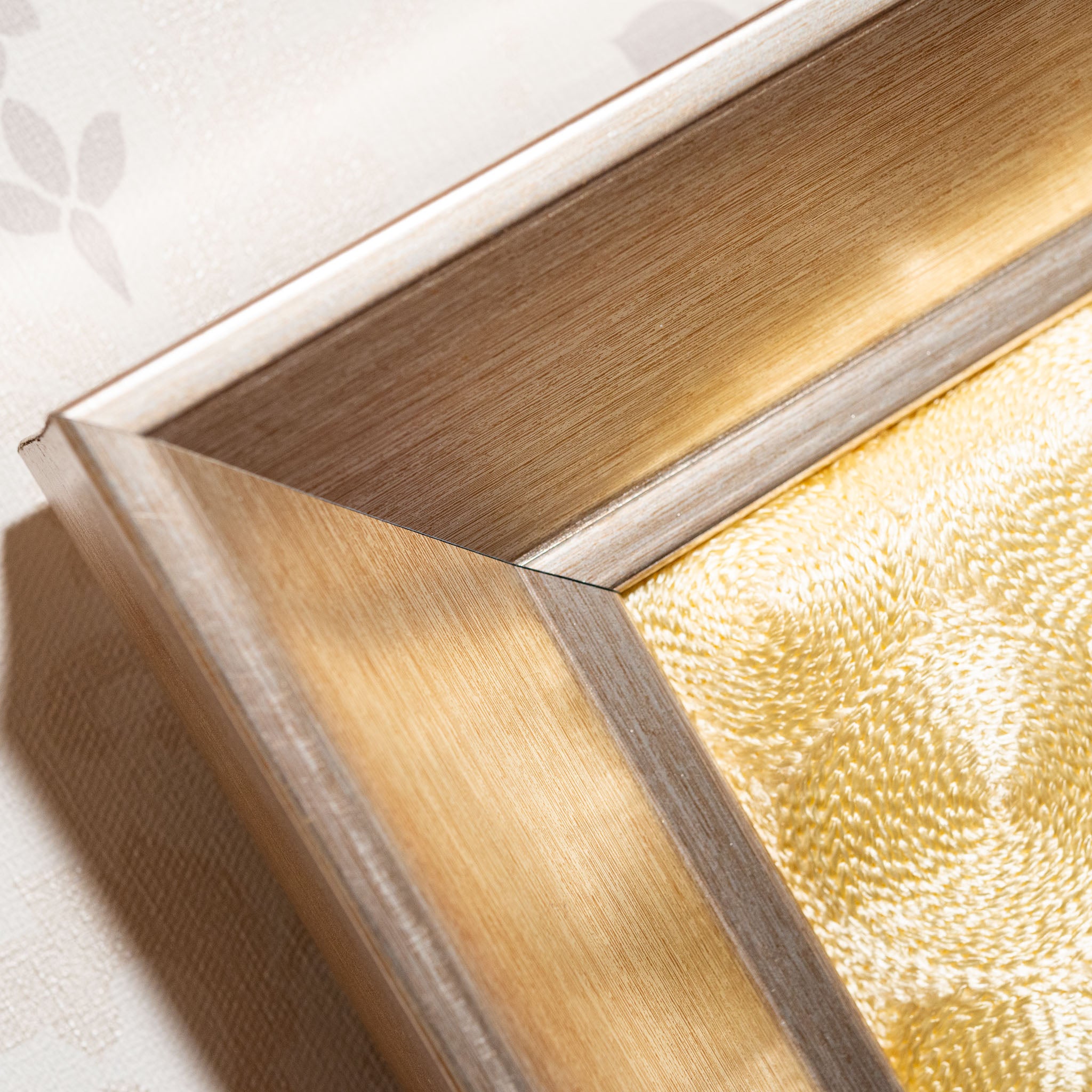 ロジーナ・ヴァハトマイスター 刺繍額絵 2匹のロジーナキャット ピアノ