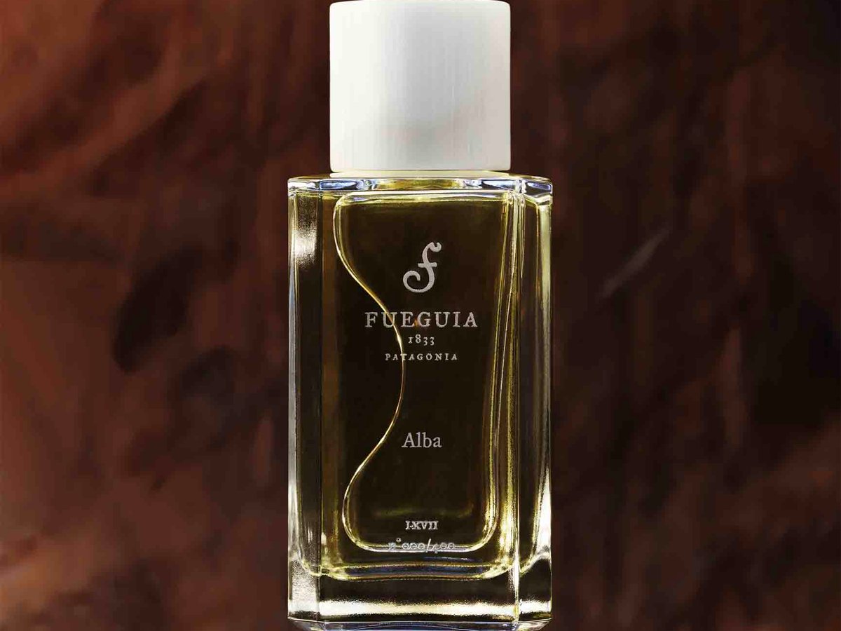 フエギア 1833」が5年以上熟成させたパフューム「ル カーブ