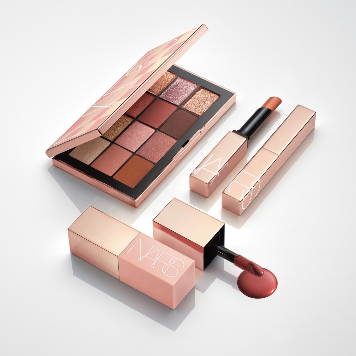 2024年春コスメ】NARS：官能的なシェードを詰め込んだ12色入りアイ